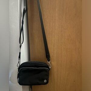 Lululemon everywhere crossbody bag